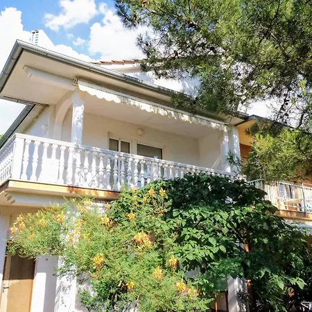 Apartments With Parking Space Basanija, Umag - 27187 아파트