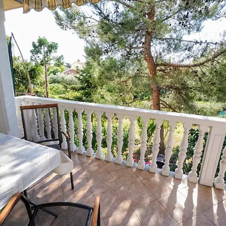 아파트 Apartments With Parking Space Basanija, Umag - 27187