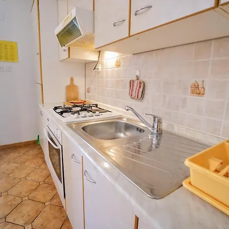 Apartments With Parking Space Basanija, Umag - 27187 Bašanija